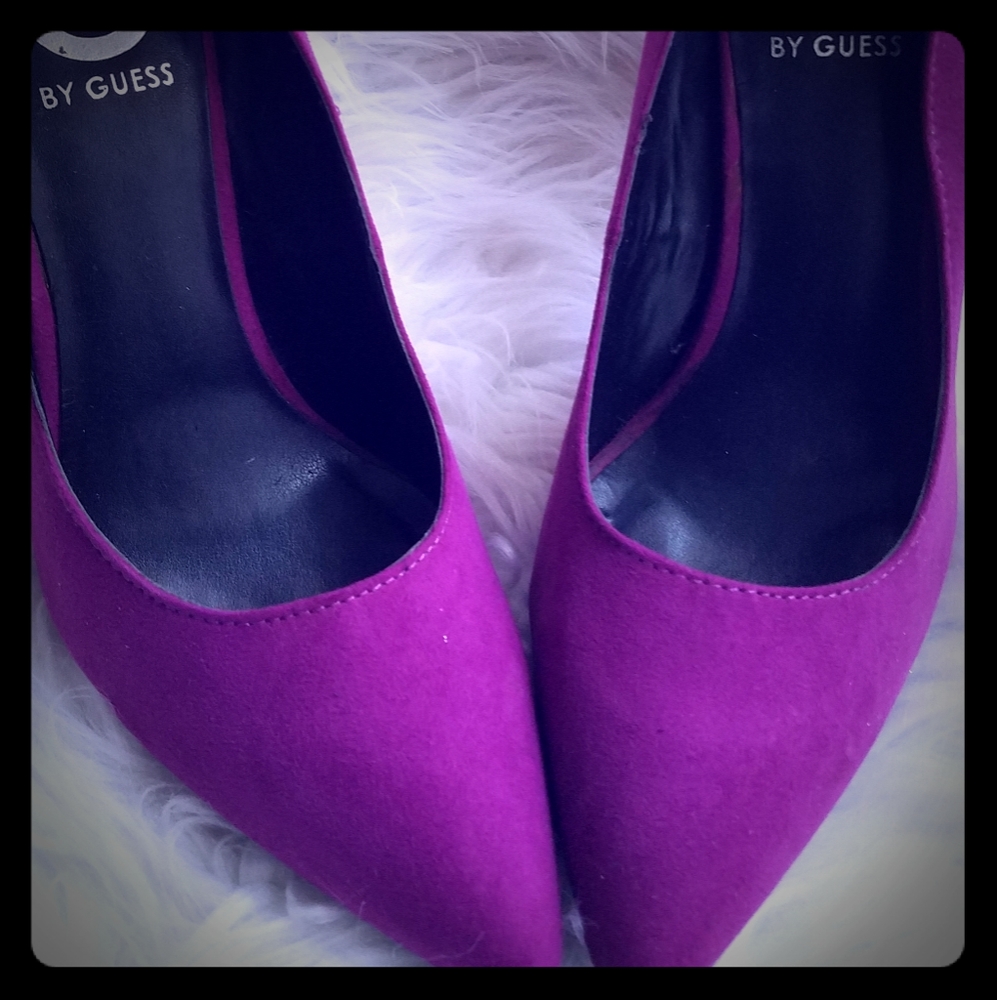 Fuschia G by Guess pointed pump heels